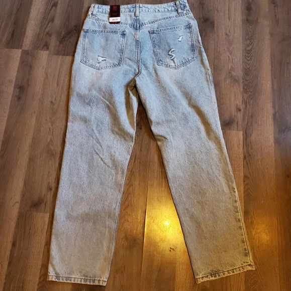 NWT Size 9 Relaxed fit - Picture 2 of 4